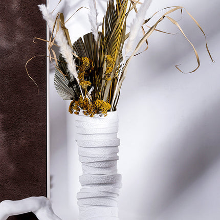 Modern Minimalist Nordic Ins White Irregular Ceramic Vase Flower Arrangement