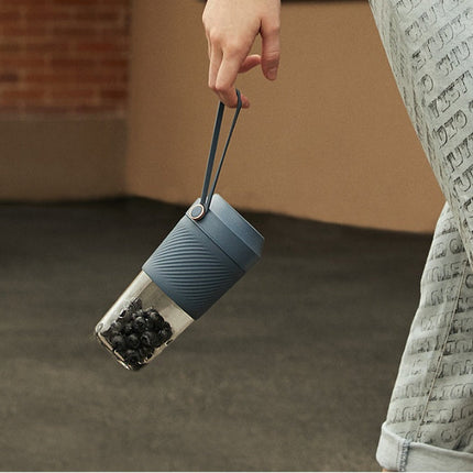Portable rechargeable juicer