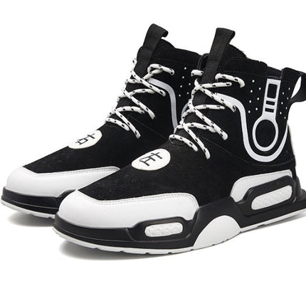 Sports shoes