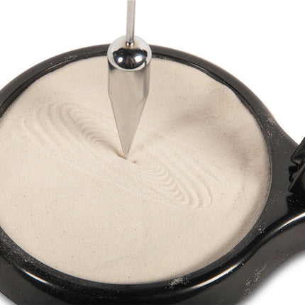 Gravity sand swing sand table