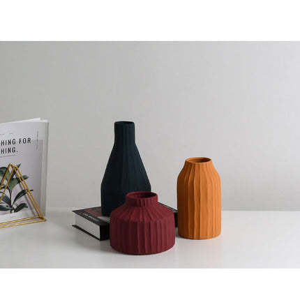Nordic living room dining table flower arrangement