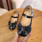 Black / 32