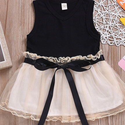 Sleeveless Lace Dress With Wooden Ears
