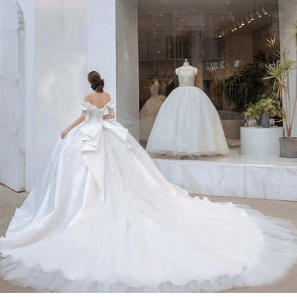 White Satin Main Wedding Dress New Temperament Trailing Sweet Princess Bride Catwalk Dress