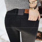 Black / 26