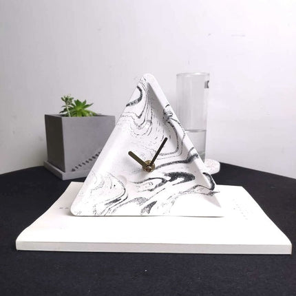 Concrete table clock