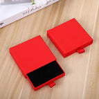 Red / 8x8x1.7cm