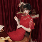 Red / M