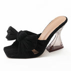 Black / 35
