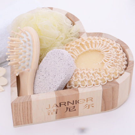 Heart-shaped gift box bath set