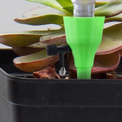 Automatic adjustable watering drip