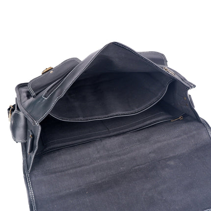 The Retro Black +  FREE Toiletry Bag