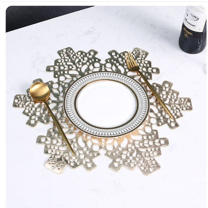 New Snowflakes PVC Hollow Anti-scalding Insulation Pad Table Bowl Mats Home Christmas Decor Heat Resistant Placemat Dining Table