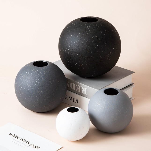 Simple Black And White Round Ceramic Vase Light Luxury Decoration