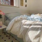 Healing White And Blue / 1.2M Bed Sheet
