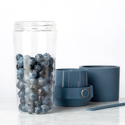 Portable rechargeable juicer