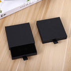 Black / 8x8x1.7cm