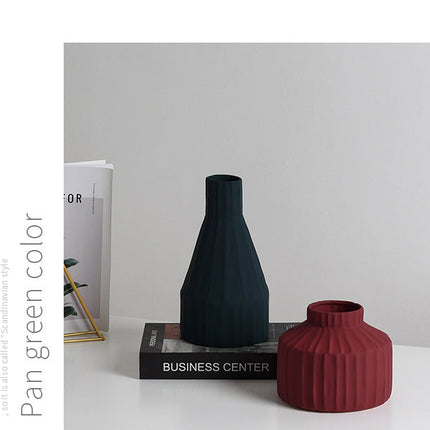 Nordic living room dining table flower arrangement
