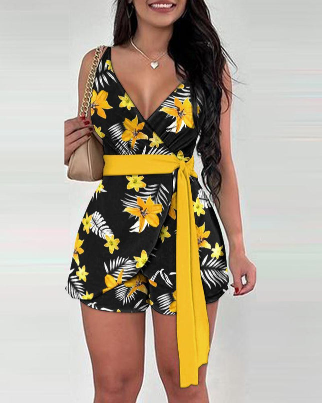 Spring And Summer V-neck Belt Shorts Fashion Casual Set