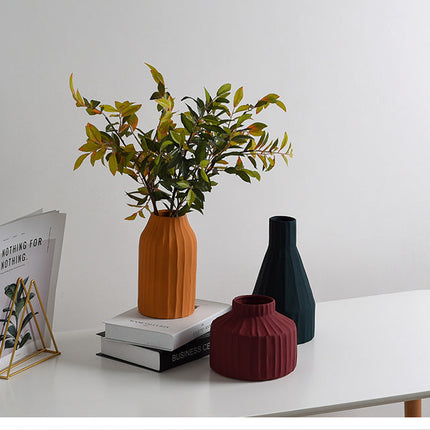 Nordic living room dining table flower arrangement