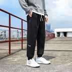 Black / M