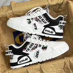 E161 White And Black / 39