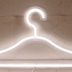 White hanger / USB
