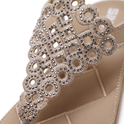 Japanese Sandals Summer Women Embroidered Thread Rhinestone Flat Shoes Large Size Flat Shoes