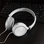 White / No microphone
