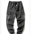 Black / M