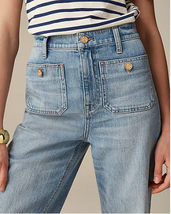 Loose Leisure Washed-out Button Slightly Flared Jeans
