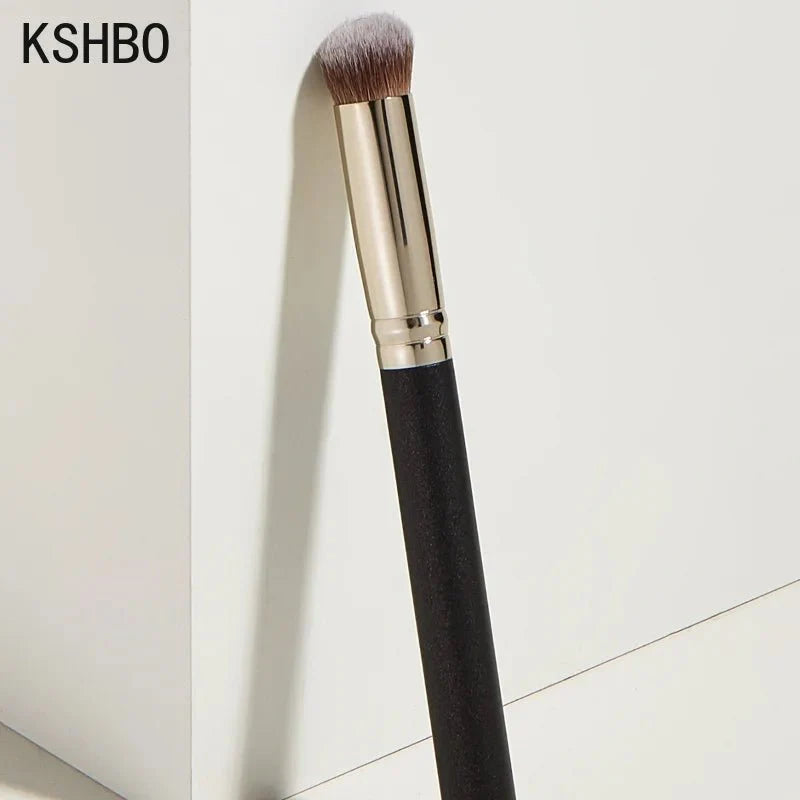 Angled Seamless Makeup Brushes