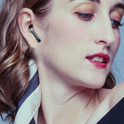 The New Bluetooth Black Tech E-sports Headset
