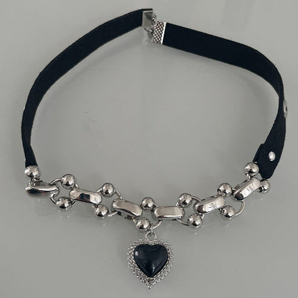 European And American Personalized Black Heart Necklace Choker