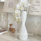 Swan power vase
