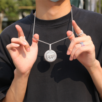 Personalized Hip Hop Custom Rotating Pendant 26 Letter Name Micro Inlaid Zircon