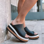 Black / 35
