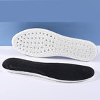 A pair of white and black / 35