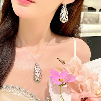 Weave Carved Gold Peacock Emerald Relief Feather Earrings